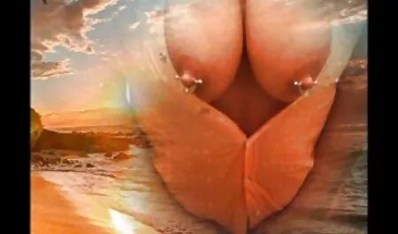 Triển lãm công của một phim sex nhật bản đẹp cô gái xinh đẹp trong các trung tâm thành phố
