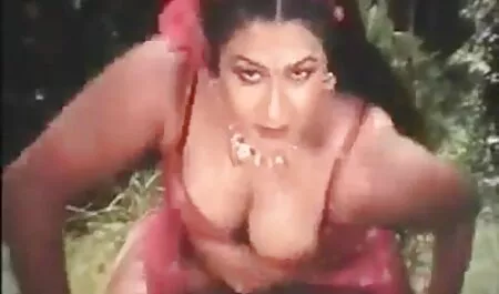 Carmen, Caliente và diễn mỗi xec dep nhat liếm