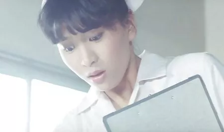 Vẻ đẹp ép sex gái xinh nhật vào trong Gương