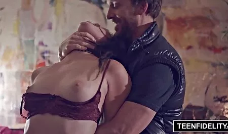 Milena Thiên thần vuốt phim sex gai goi nhat ban ve mình trong vớ.