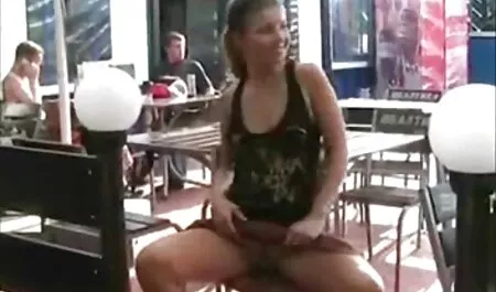 Một gã da đen to lớn đánh một sex gái đẹp nhật bản thổi kèn cho một cô gái trẻ