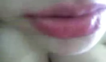 Emma Williams mỏng phim sex lau xanh nhat ban trên giường