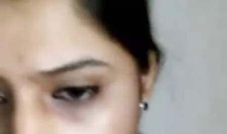 Galina thủ dâm phim gai dep nhat ban mũ trên bãi biển,