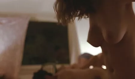 Phụ nữ trong khiêu dâm đợi yêu cầu tình sex nhật lồn to dục