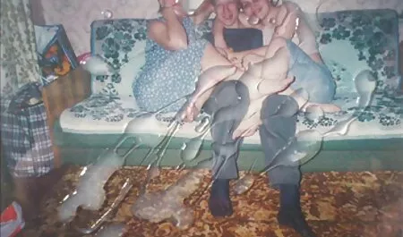 Hai bạn bu vu nhat ban gái thưởng thức một máy sex