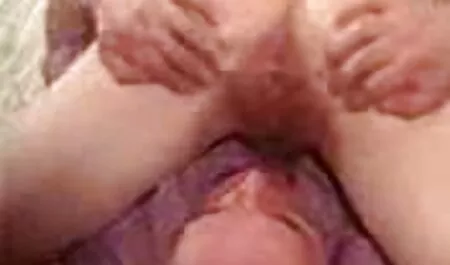 Bằm dit em gai nhat ban