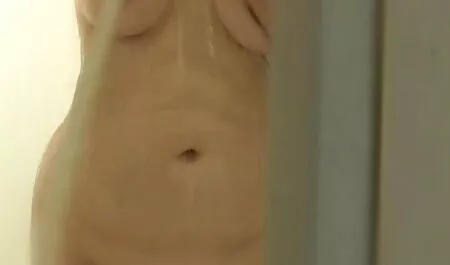 Adrianna. sex gai dep nhat ban
