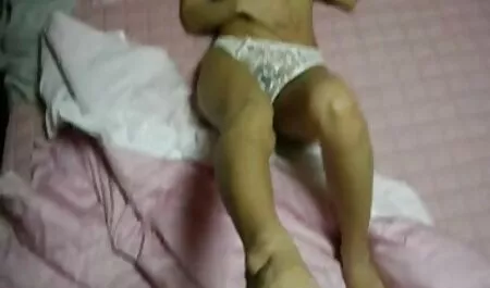 Họ gai nhat ban thu dam bị đe dọa trong xe với một con dao và tinh ranh của mình.